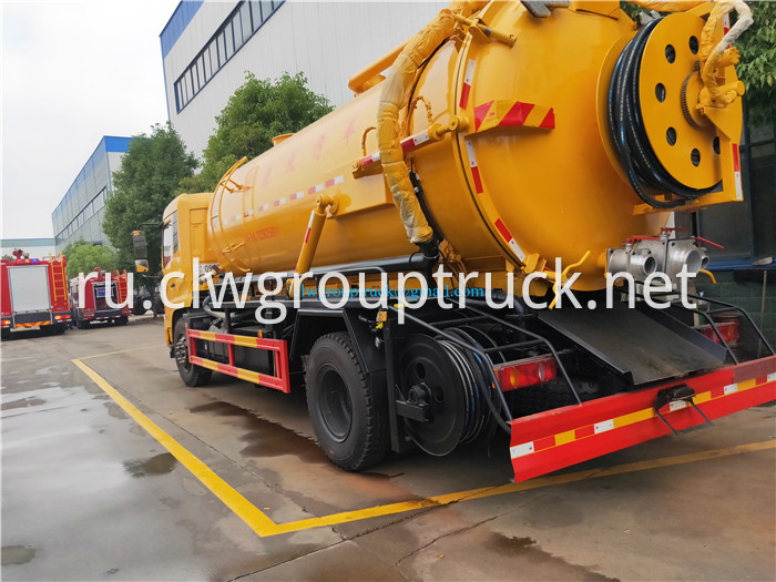 Suction Sewage Truck 3